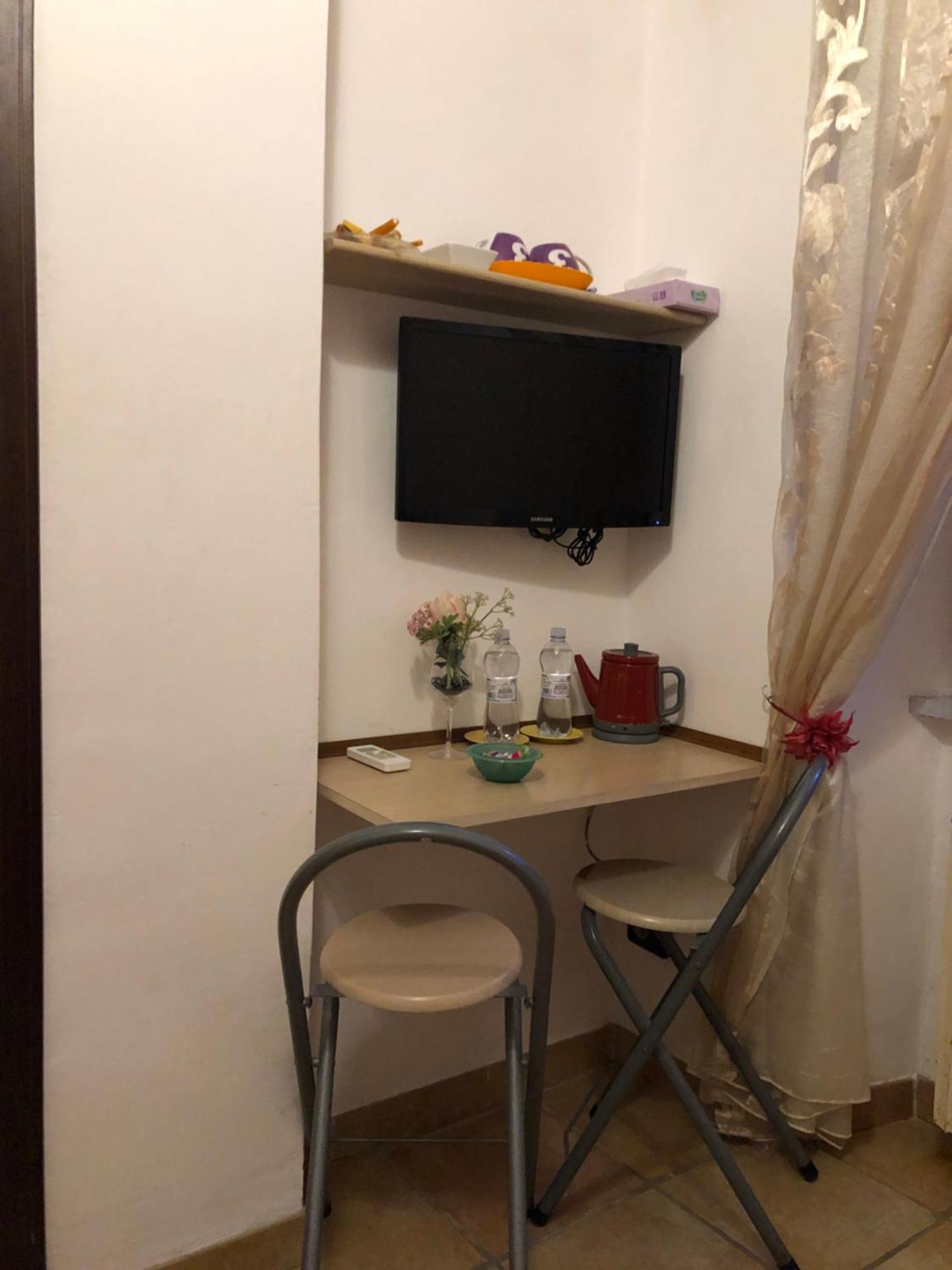 ヴィテルボ La Finestra Di Umberto Vicino Al Centro Con Parcheggio Privato Bed & Breakfast エクステリア 写真