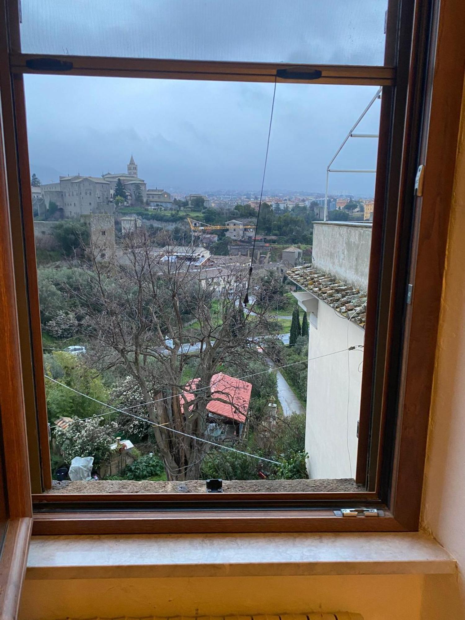 ヴィテルボ La Finestra Di Umberto Vicino Al Centro Con Parcheggio Privato Bed & Breakfast エクステリア 写真